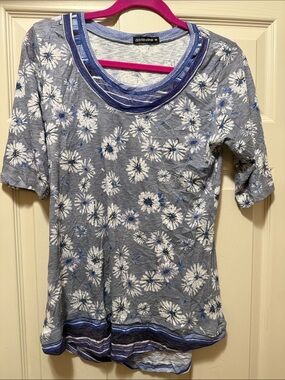 David Cline Gray and Blue Floral Scoop Neck Short Sleeve Top
